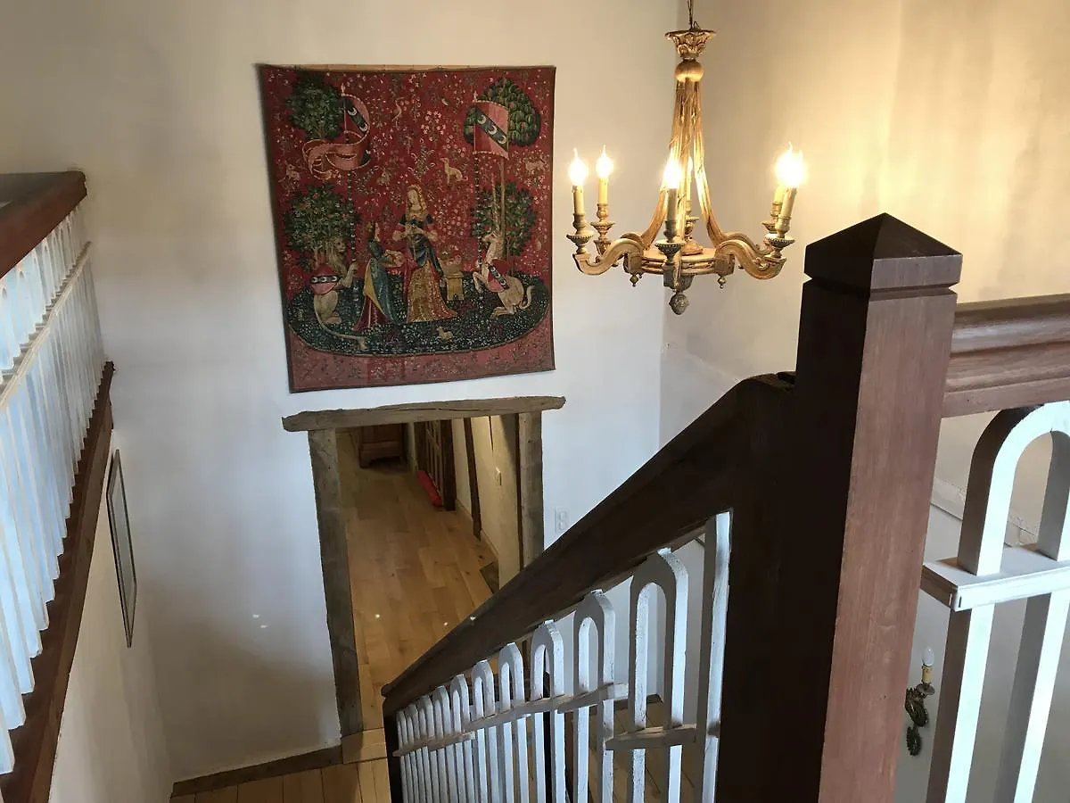 Portail Haut Bed and Breakfast Previnquieres