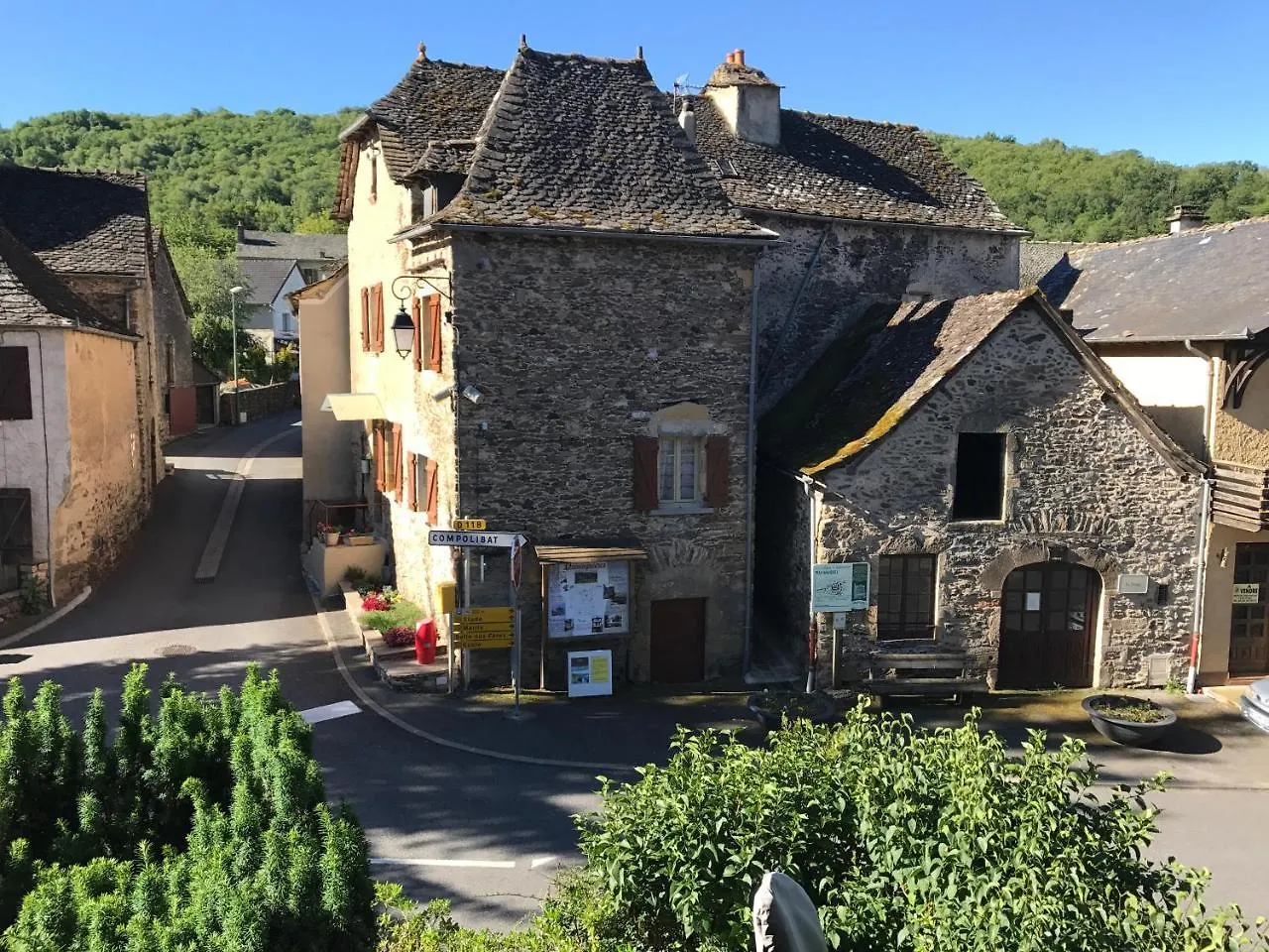 Portail Haut Bed and Breakfast Previnquieres
