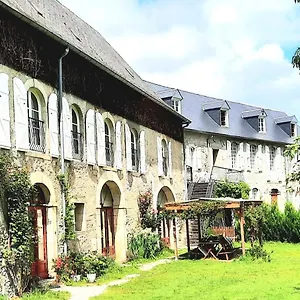 Domaine Lou Castet Bed and breakfast